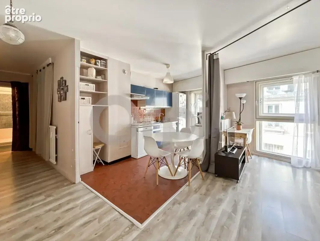 Appartement 2 pièces à Vendre à quelques pas de la place des Vosges à Paris 4e - photo 8