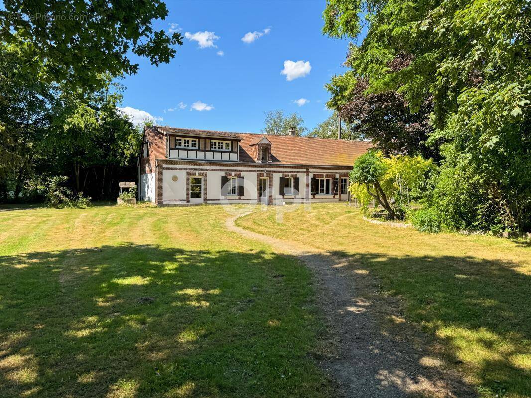 Maison à SYLVAINS-LES-MOULINS