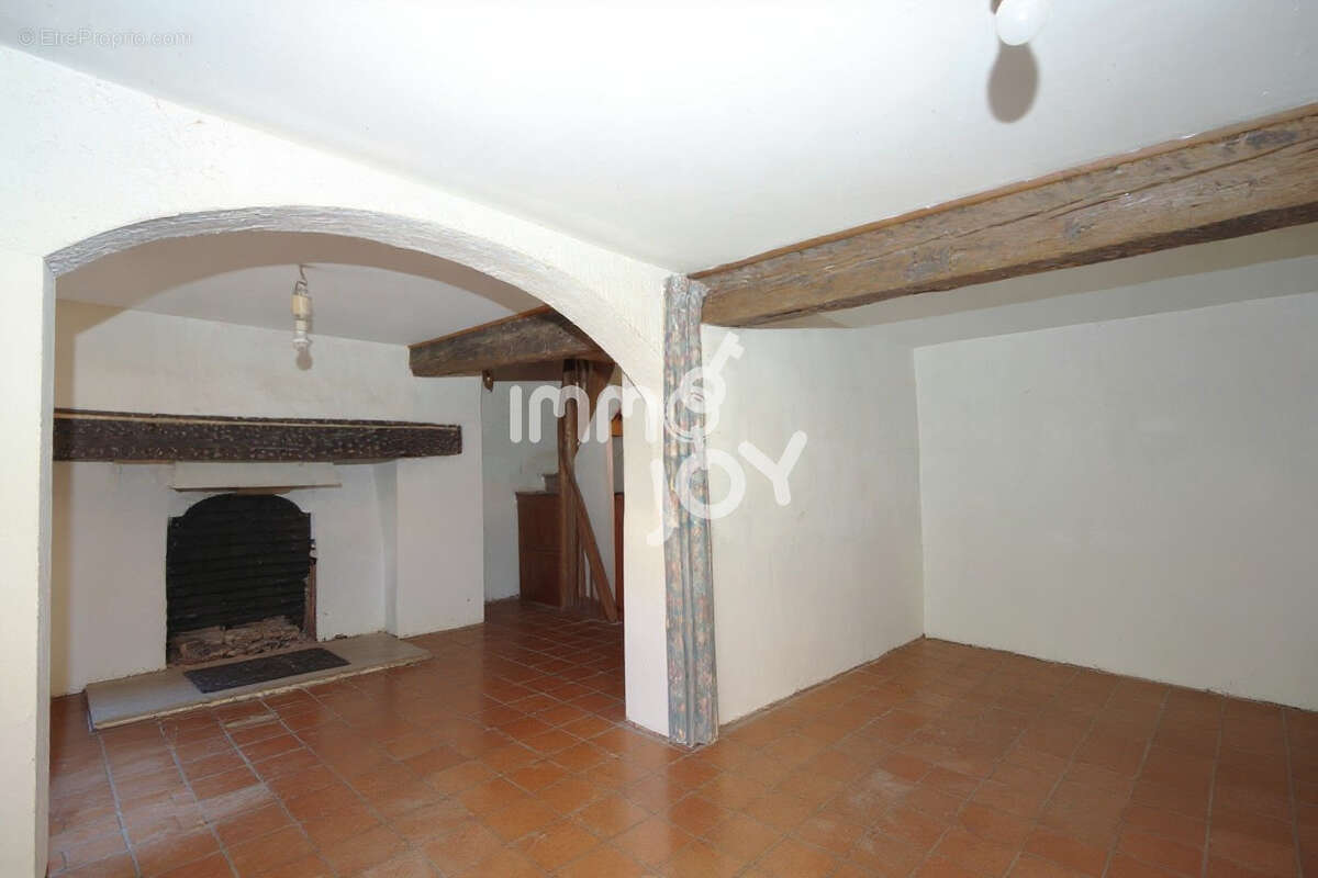 Miremont, ensemble de 2 maisons, l'une de 51 m2 avec jardin et garage, l'autre de 76 m2 à restaurer - photo 15