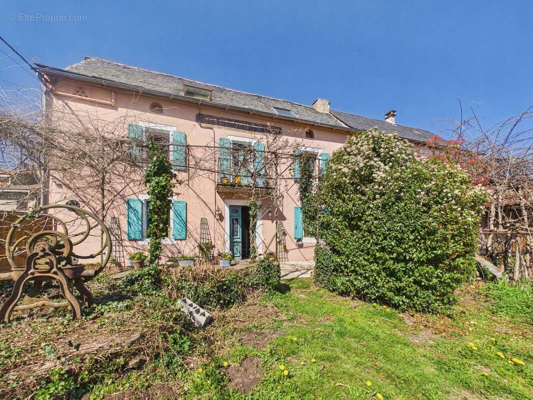 Maison à JOUQUEVIEL