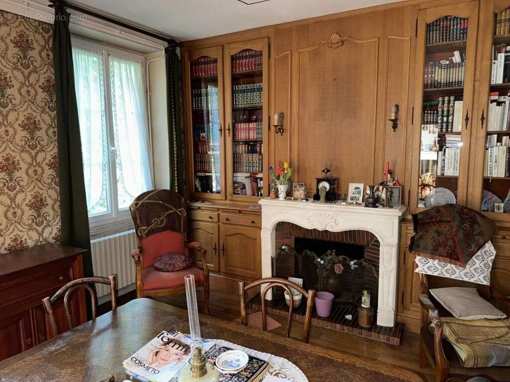 Maison à SAINT-AMAND-MONTROND