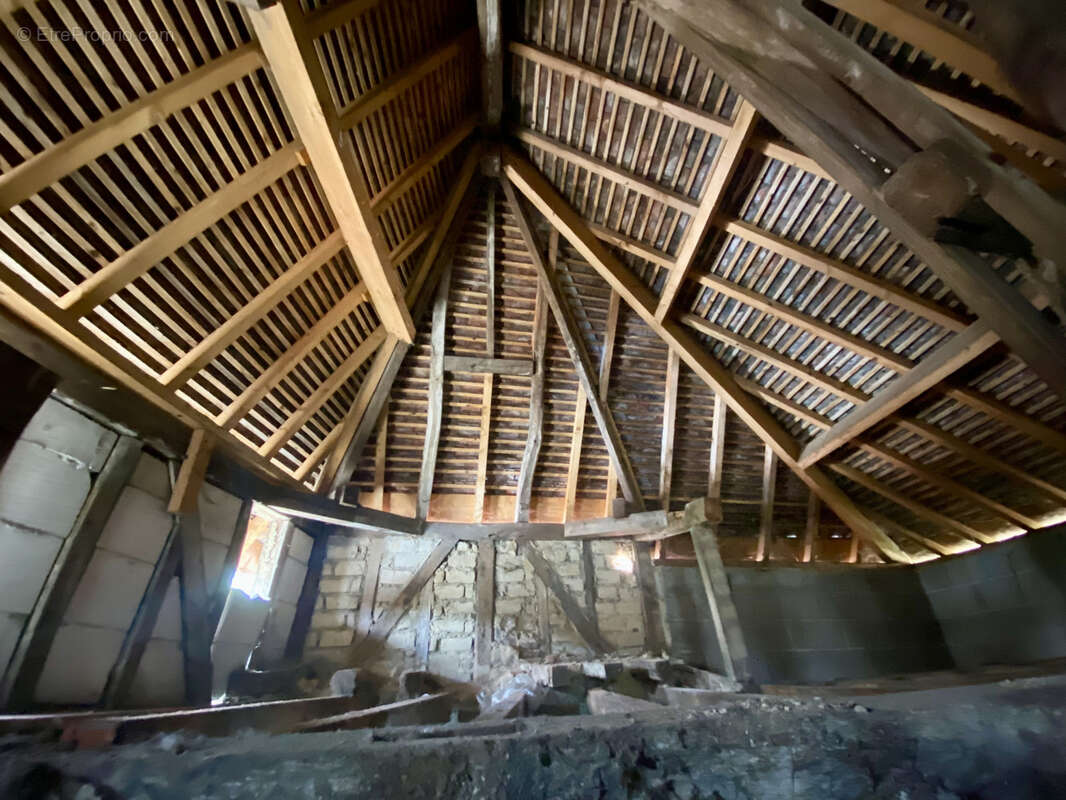 Maison à PONT-SAINTE-MARIE