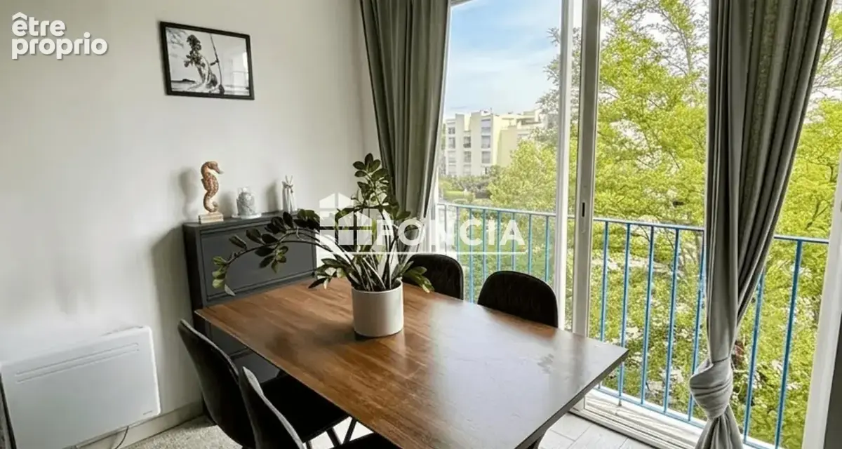 PONANT-Beau studio rénové et meublé avec parking privé - photo 3