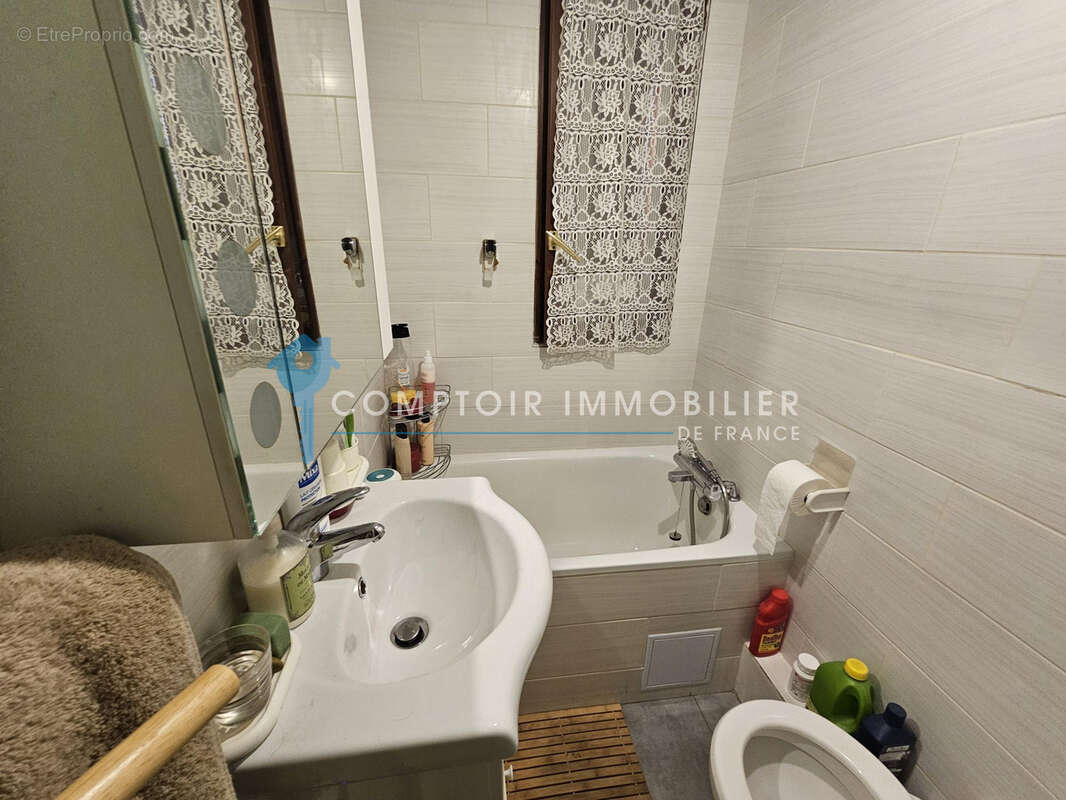 Dpt Haute-Garonne 31, Bagnères de Luchon 31110 - Studio cabine de 22 m2 avec place de parking - photo 6
