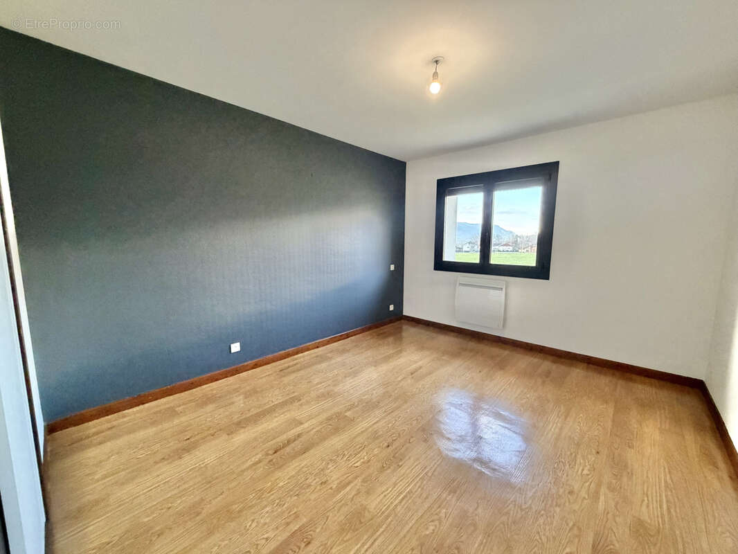 Appartement à GILLY-SUR-ISERE