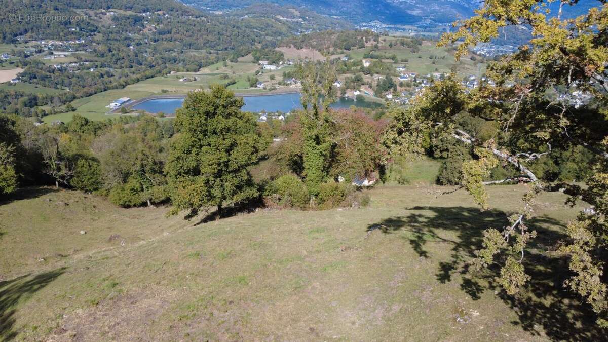 Terrain à ARCIZANS-AVANT