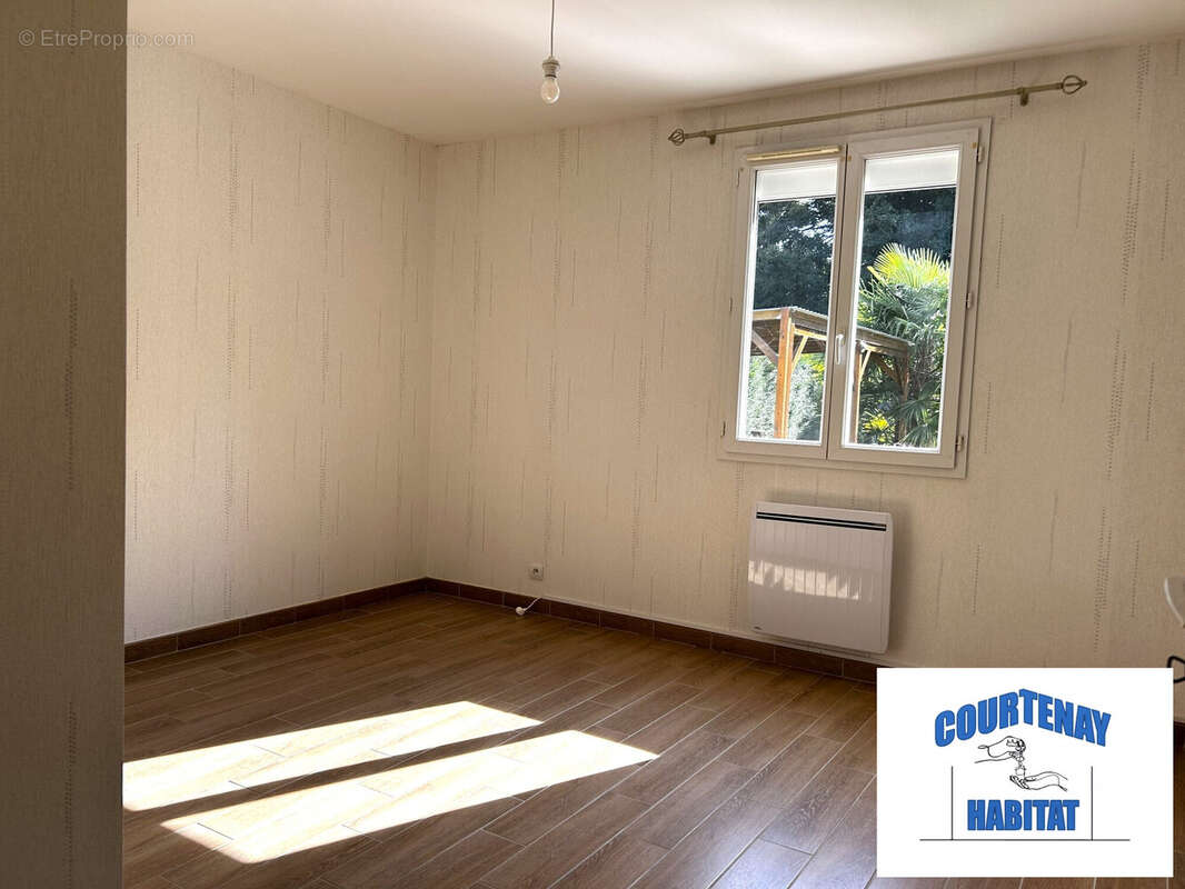 Maison à COURTENAY