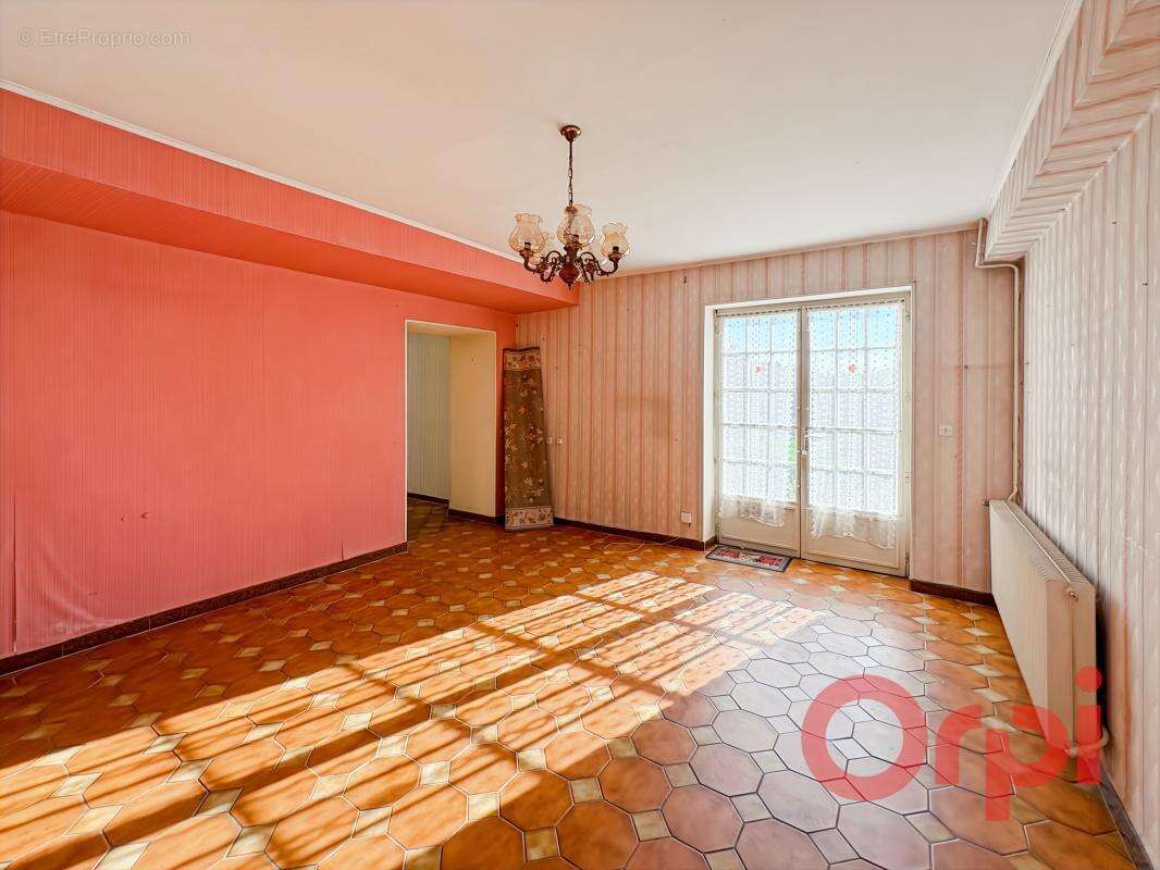 Maison à CHALIVOY-MILON