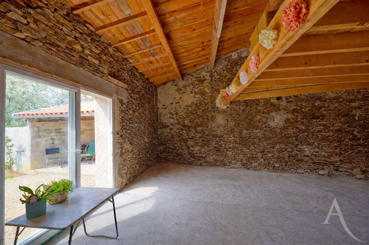 Maison à ROCHESERVIERE