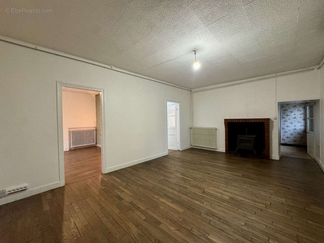 Maison à COULOMMIERS