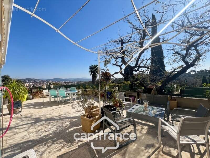 Appartement à HYERES