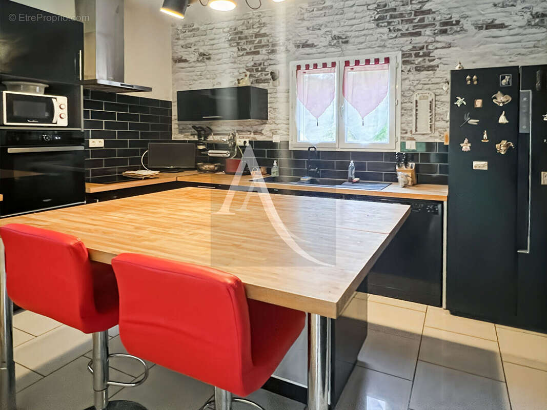 Maison à MONTAIGU-DE-QUERCY