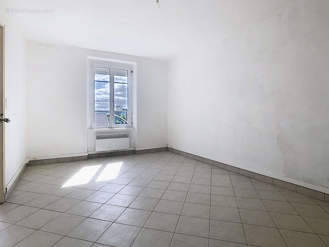 Maison à SAINT-DENIS-LE-VETU