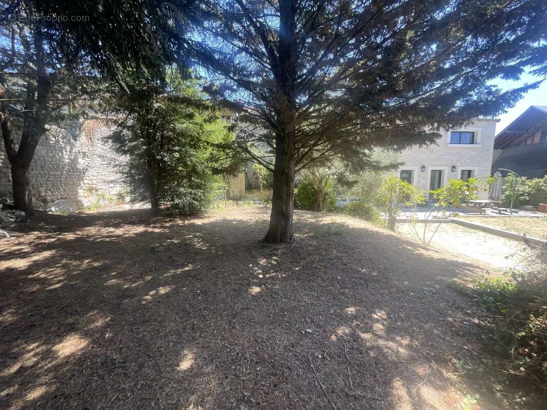 À découvrir – Maison en pierre rénovée à Ranton - photo 12