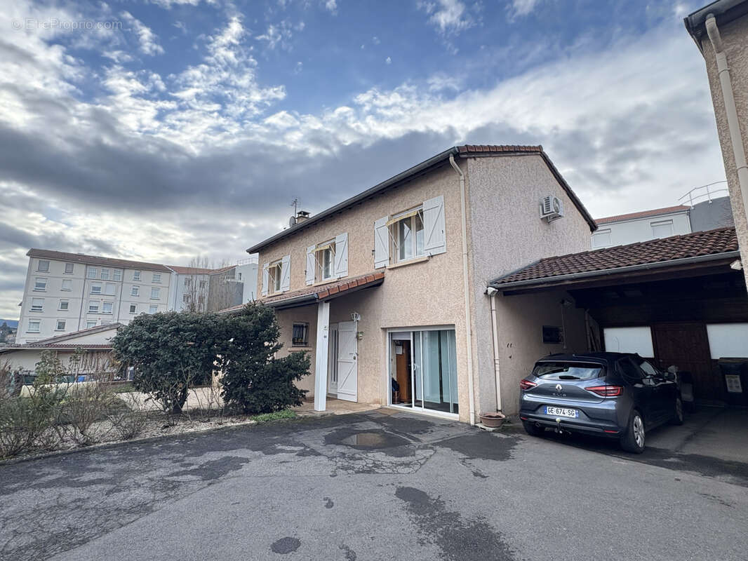 Maison à LA TALAUDIERE