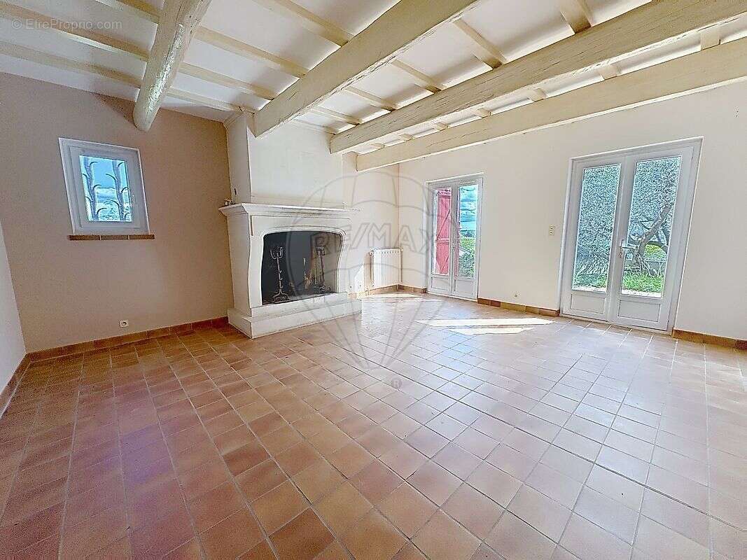 Maison à LA CALMETTE