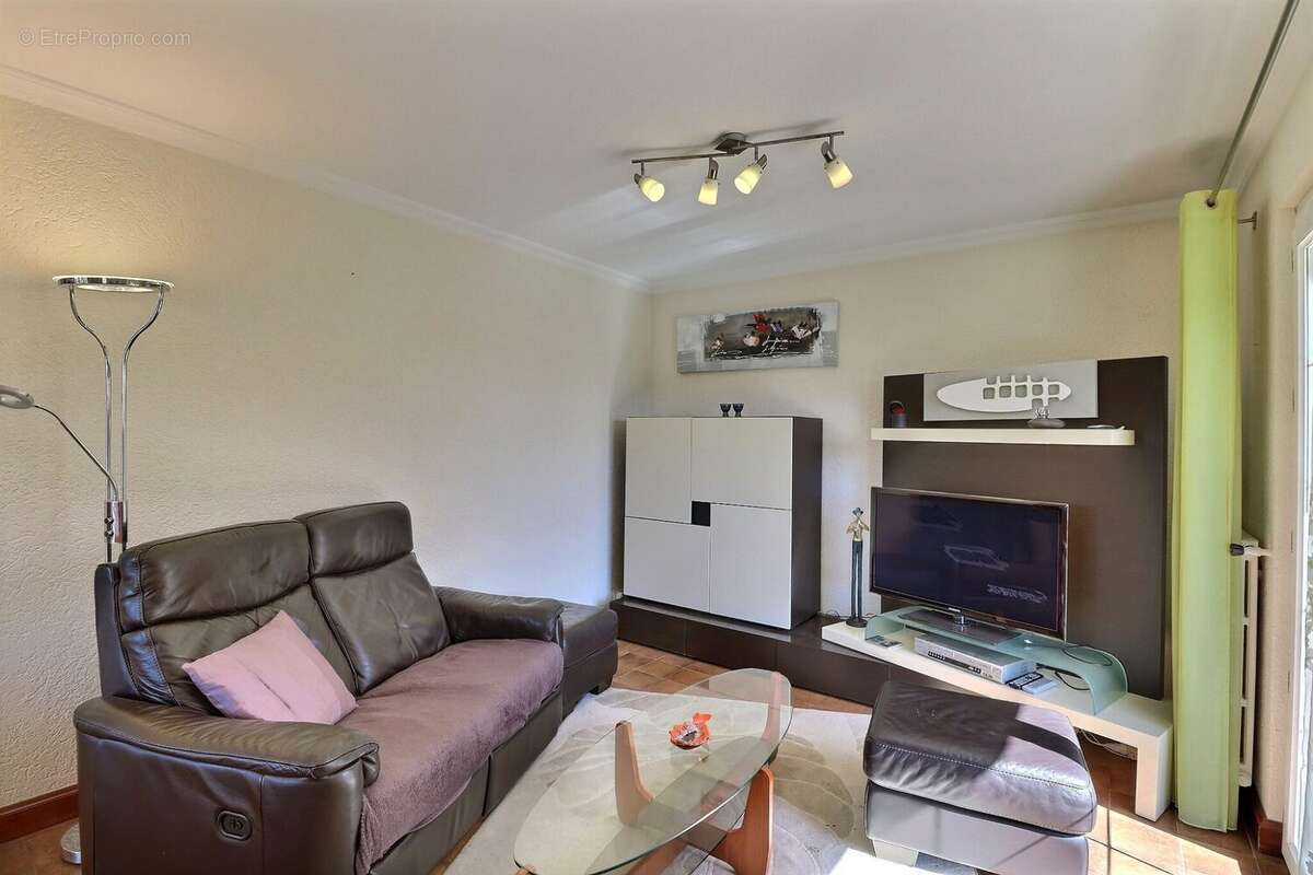 Maison à CRANVES-SALES