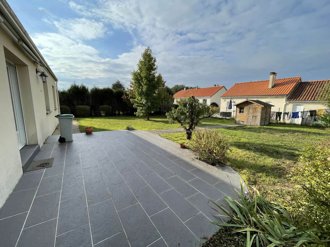 Maison à MONTREVAULT