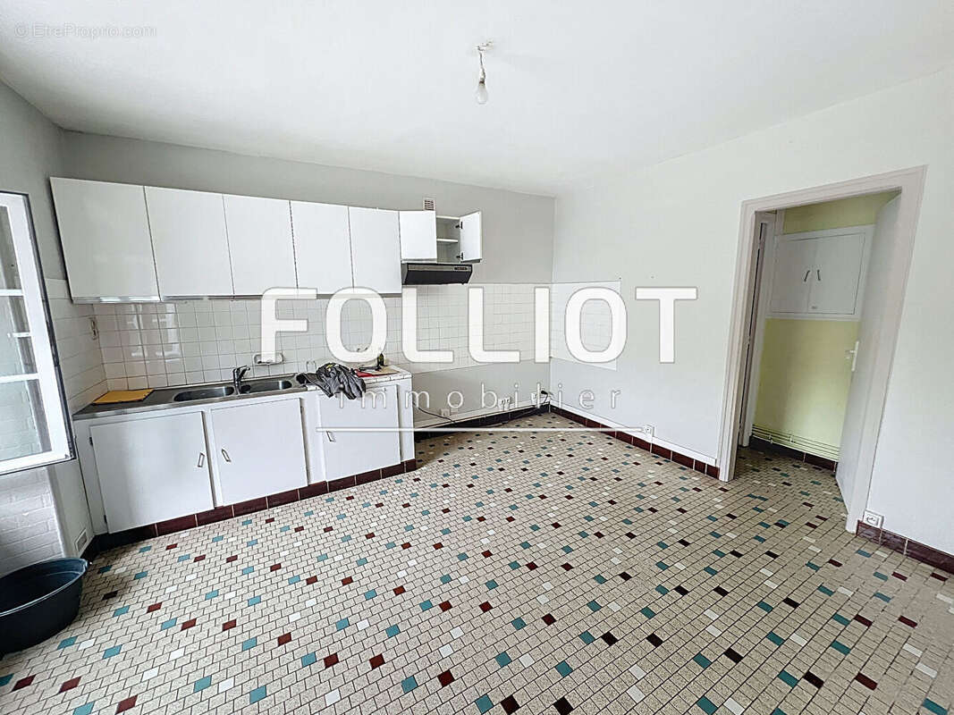 Maison à HEUGUEVILLE-SUR-SIENNE