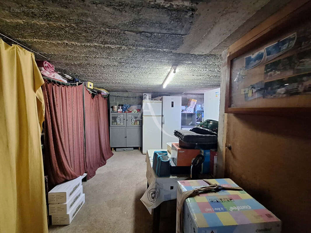 Rue, Maison sur sous-sol complet 4 chambres. - photo 5