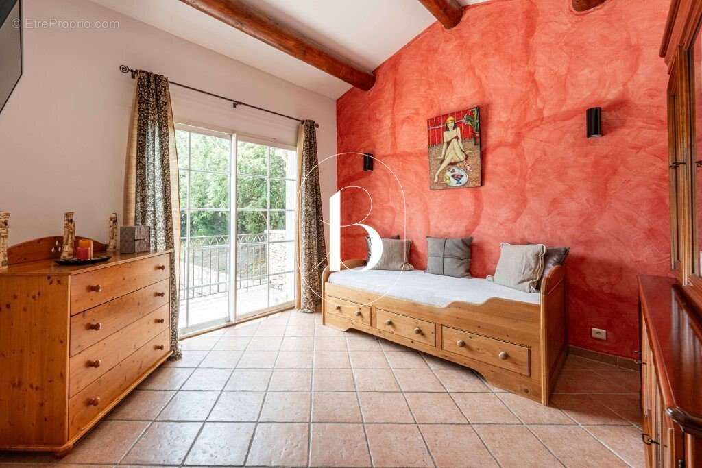 Maison à SAINT-VICTOR-LA-COSTE