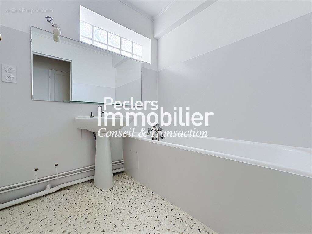 Appartement familial - 5 pieces - quartier Richelieu Châtaigneraie, proche centre ville - photo 12
