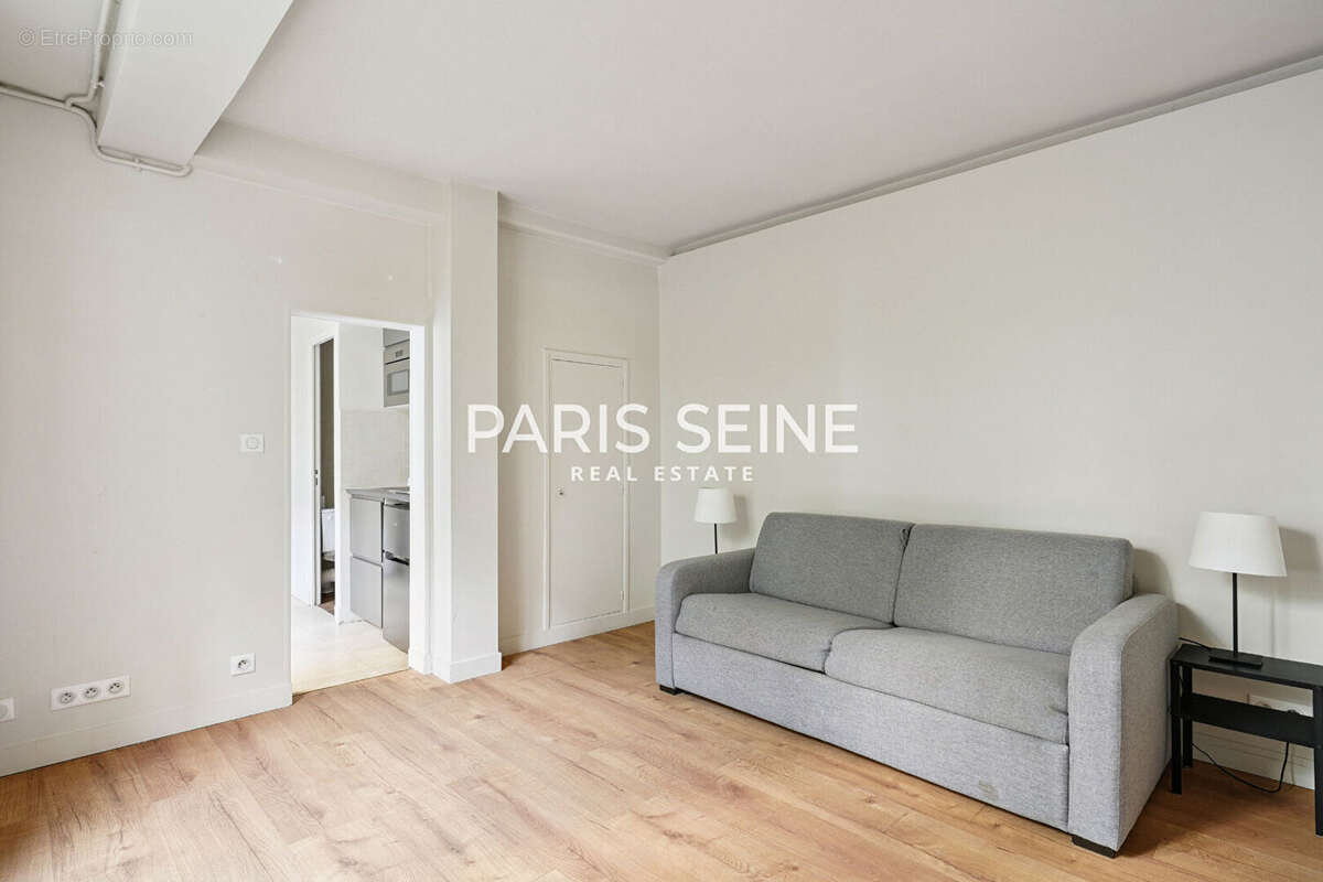 Appartement à PARIS-7E
