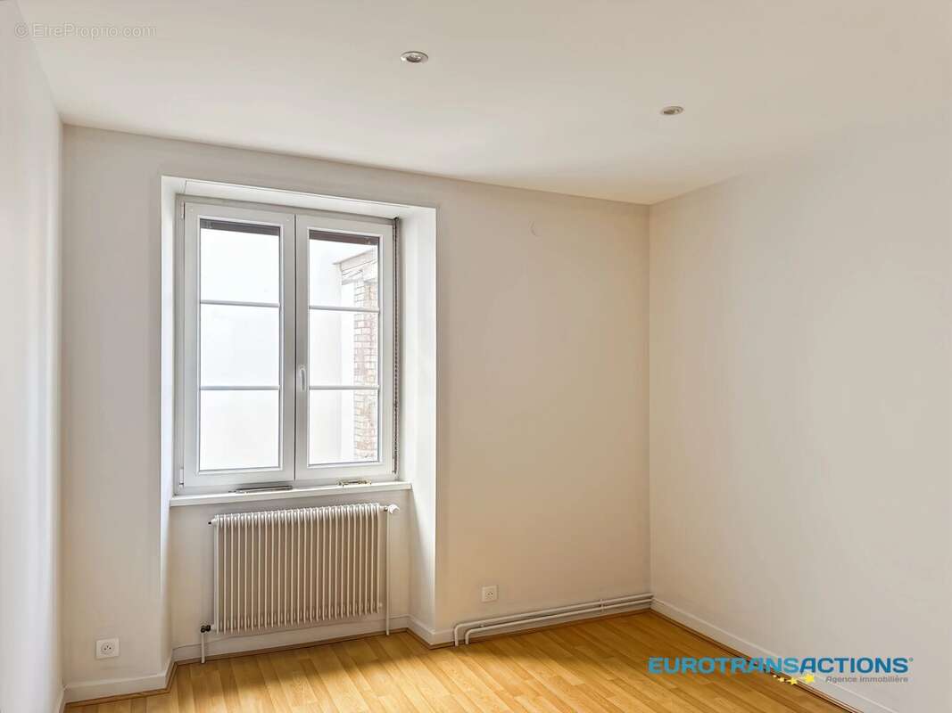 HAGUENAU CENTRE-VILLE – Appartement de caractère de 107,29 m² dans un immeuble du XVIIᵉ siècle - photo 5