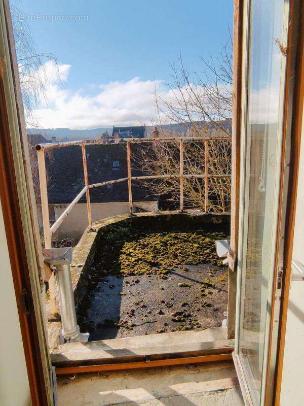 Maison à YZEURES-SUR-CREUSE