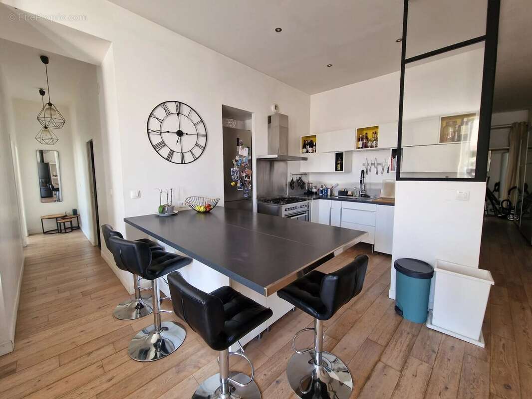 Appartement à MARSEILLE-6E