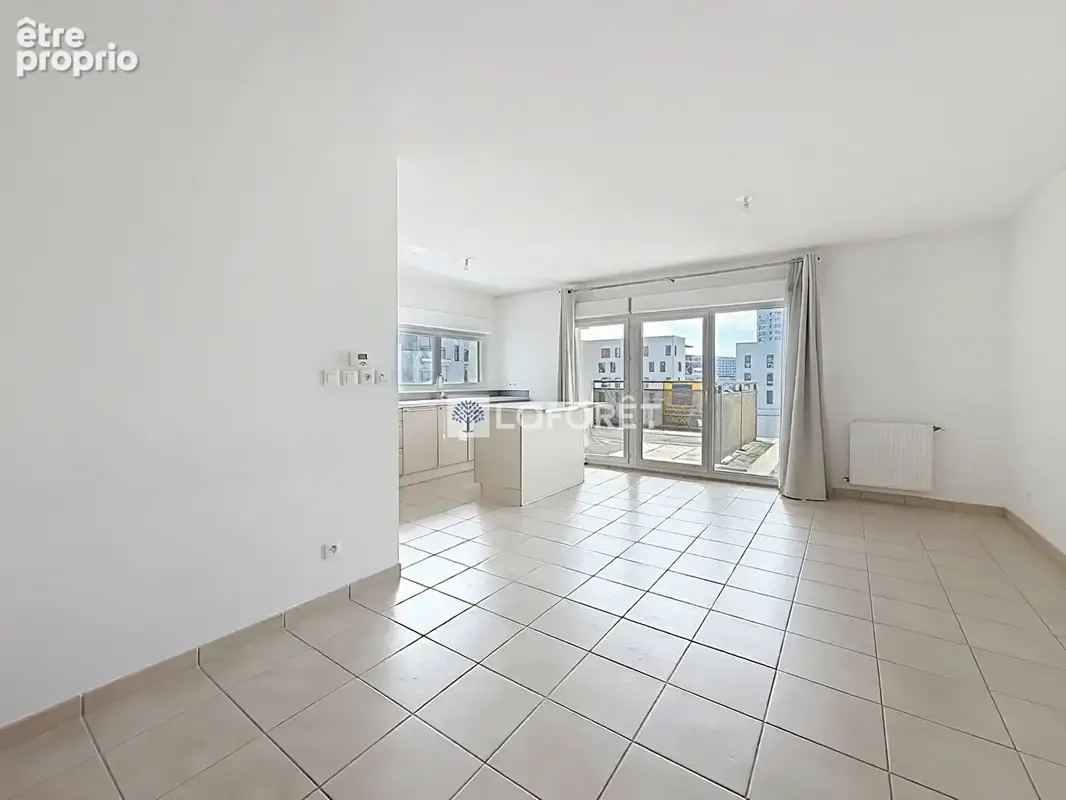 LYON 9eme , T3 , Terrasse, Garage ,230 000. - photo 3