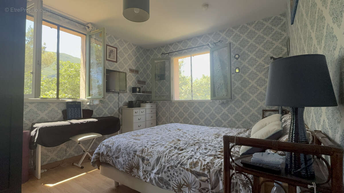 Entre mer et nature, découvrez une villa au charme authentique - photo 4