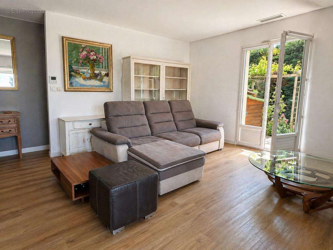 Maison à VILLEVIEILLE