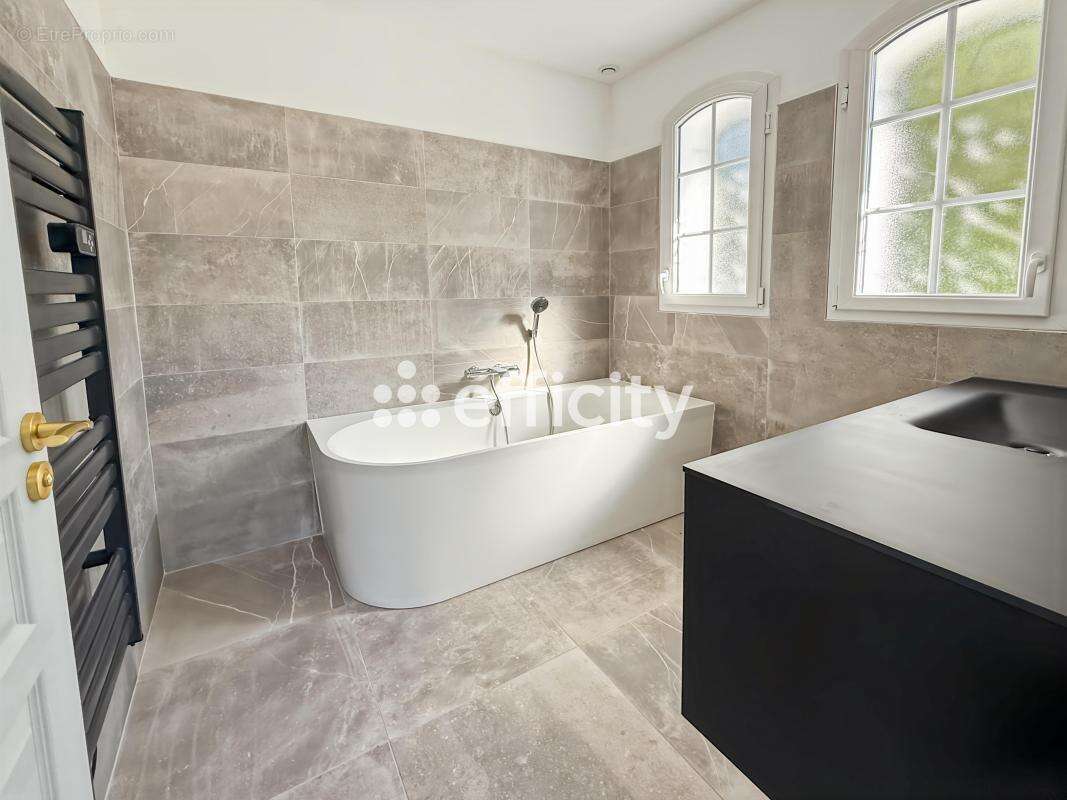 Maison à VILLENAVE-D'ORNON