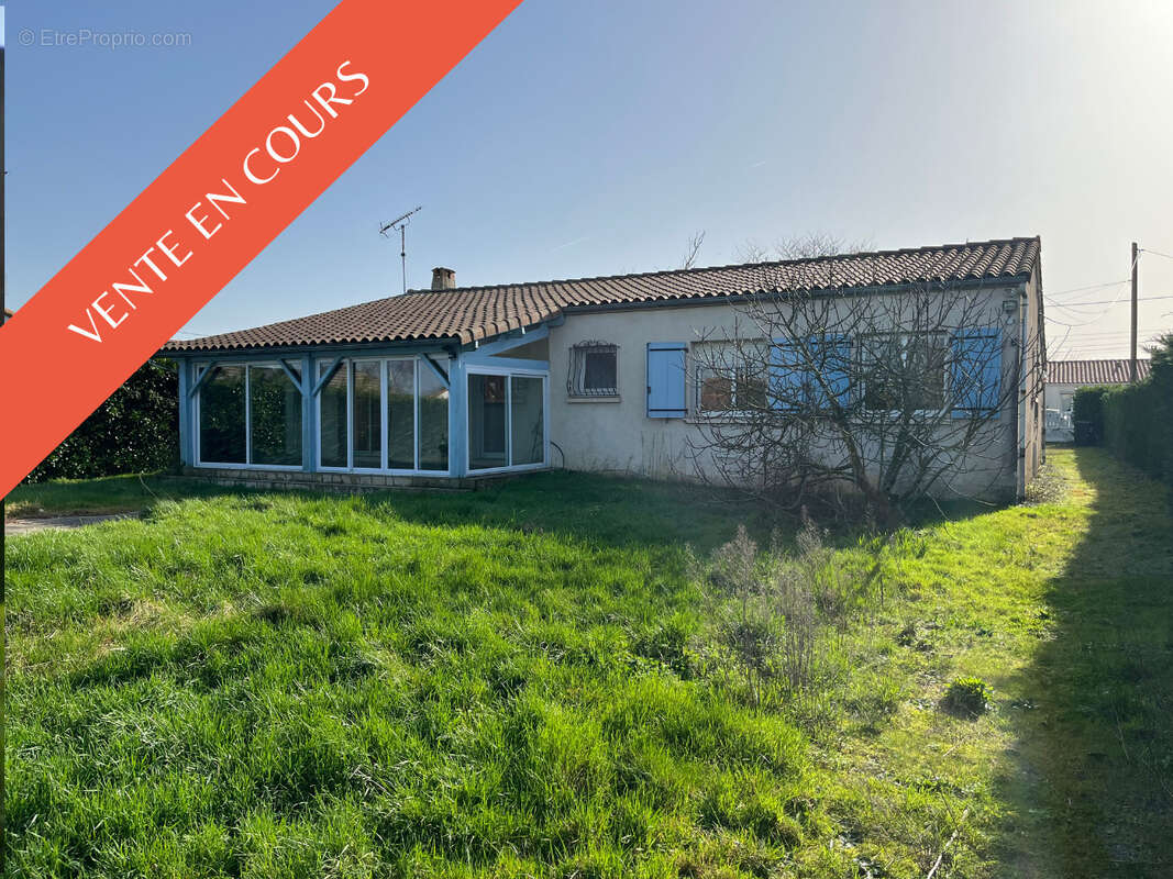 Maison à CHAVAGNES-LES-REDOUX