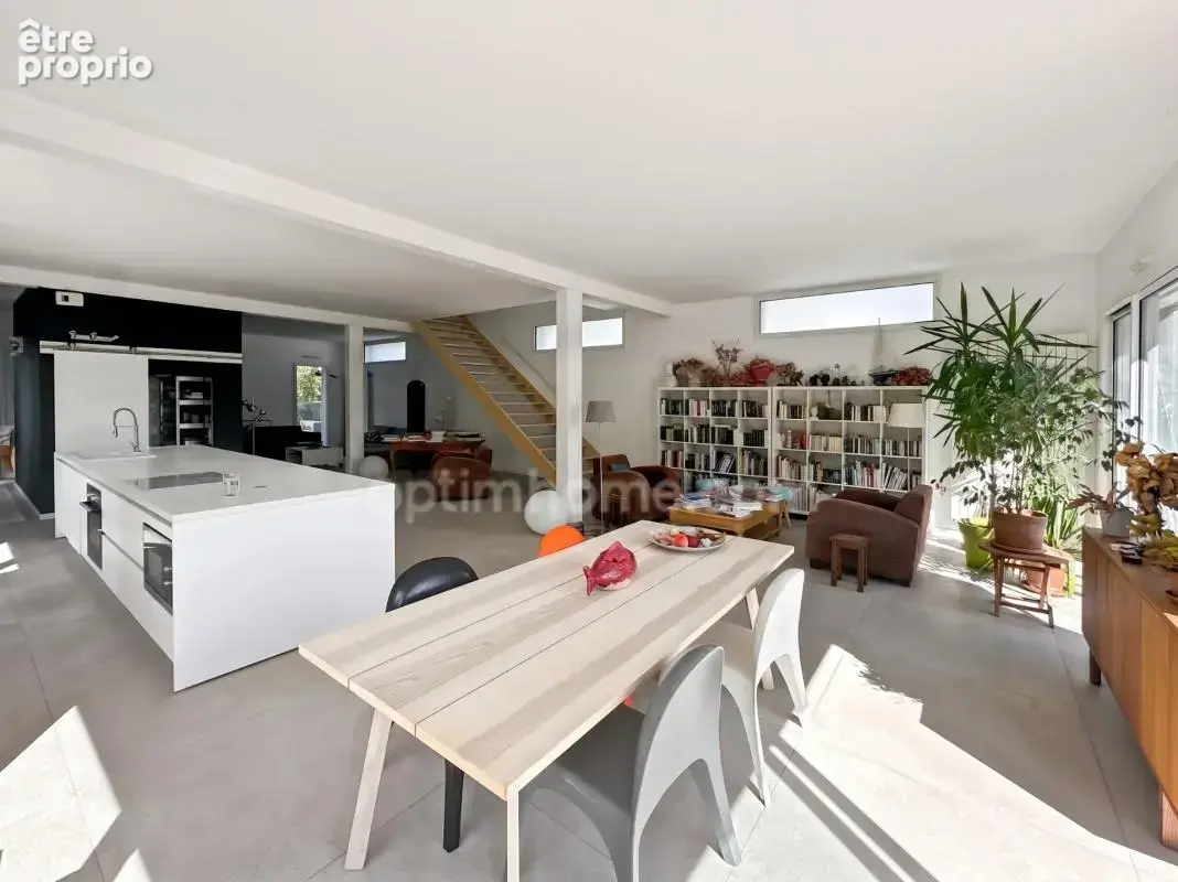 Maison 6 pièces 196m² - photo 2