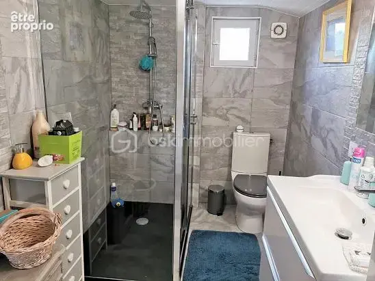 Magnifique propriete de 257 m2 avec 6 chambres, 4 sdb, piscine et un gite de 67 m2 avec 2 chambres !!! - photo 20