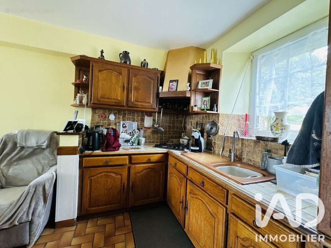 Maison 90 m² à La Barre-De-Semilly  - photo 7