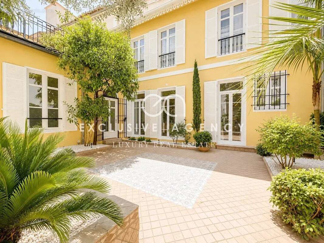 Cannes vente Appartement 132m² avec patio intérieur de 110 m² - photo 10