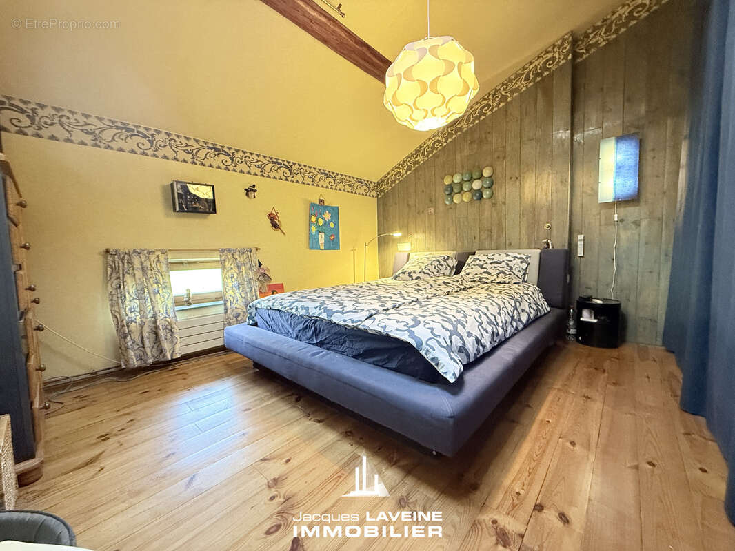 Maison à ARS-SUR-MOSELLE