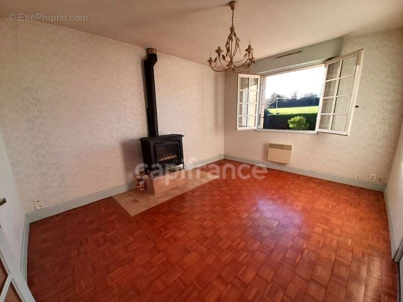 Maison à vendre 6 pièces QUEMENEVEN (29180) 157.79 m2- 4 chambres - 1 sous-sol total- 1 véranda - parcelle de 1080m2 - photo 3