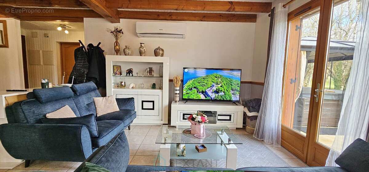 Maison à LACHAPELLE-AUZAC