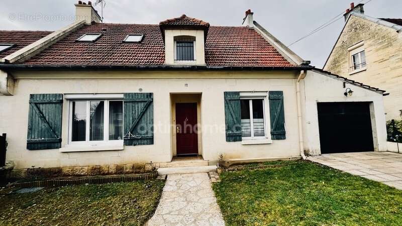 Maison à SAINT-LEU-D'ESSERENT