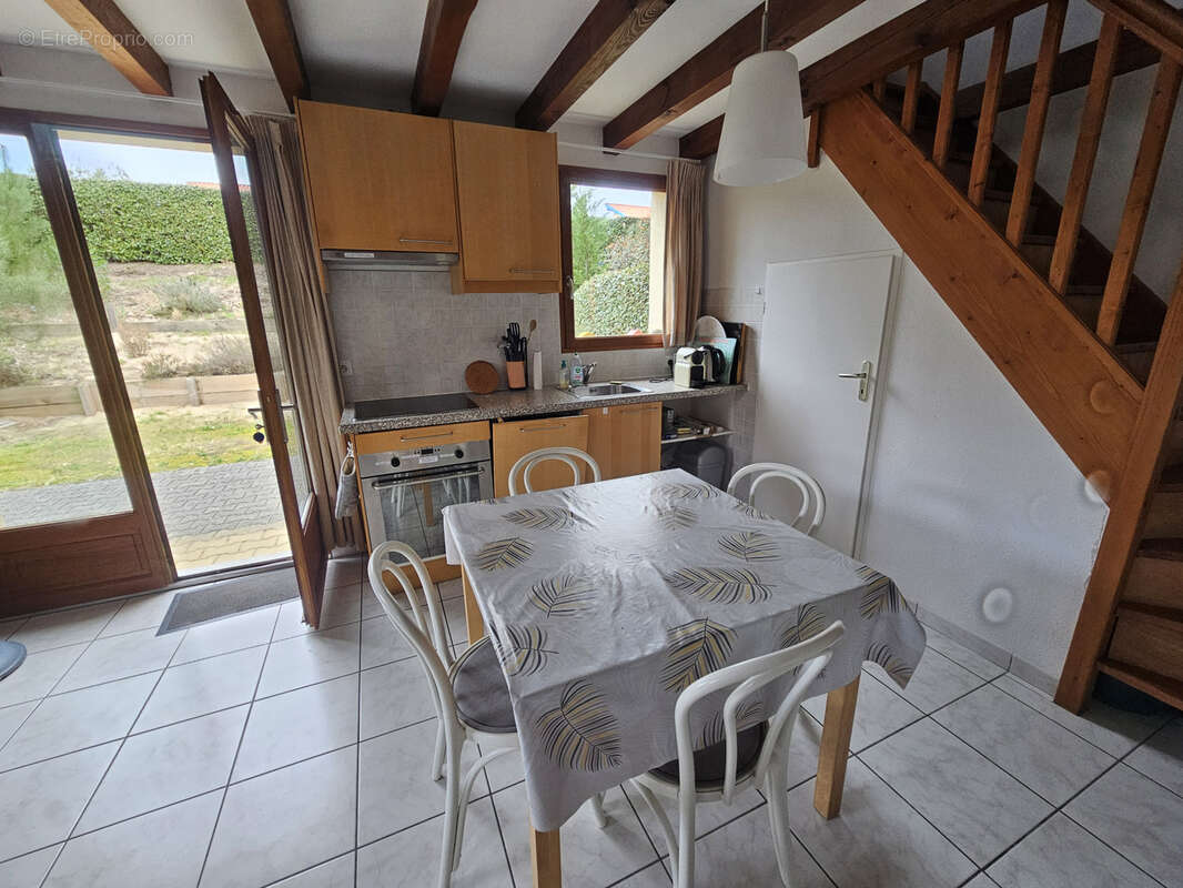 Maison à SAINT-JULIEN-EN-BORN