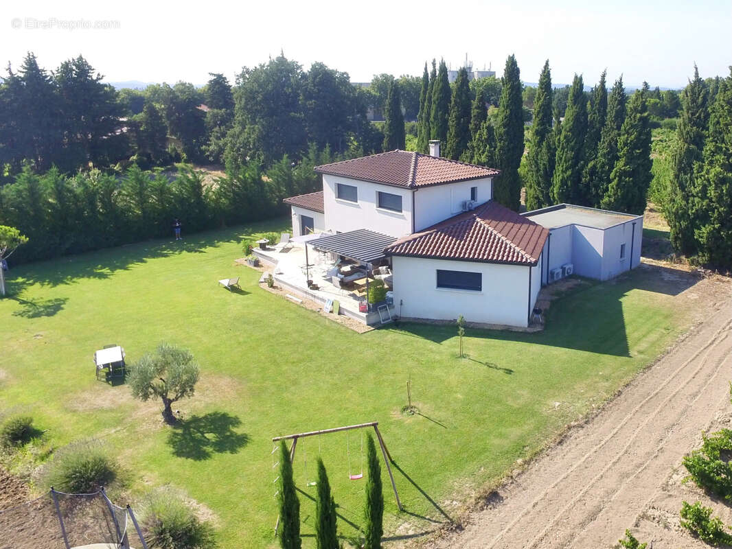 Maison à SAINTE-CECILE-LES-VIGNES