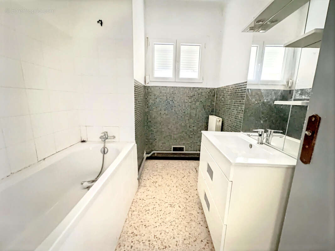 Appartement à PORT-SAINT-LOUIS-DU-RHONE