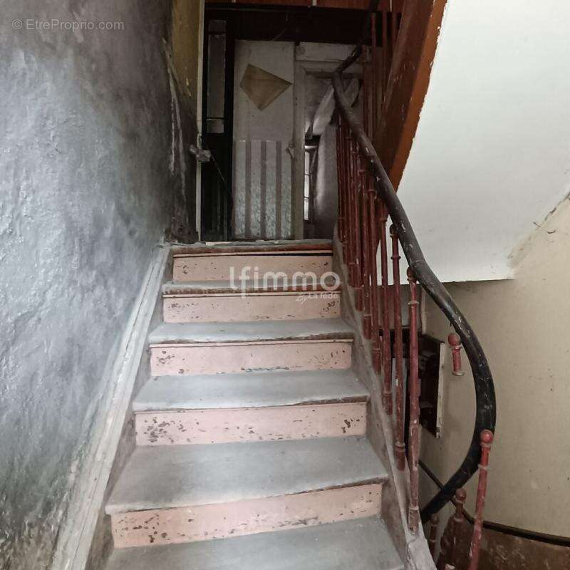 immeuble à rénover de 220 m2 - photo 2