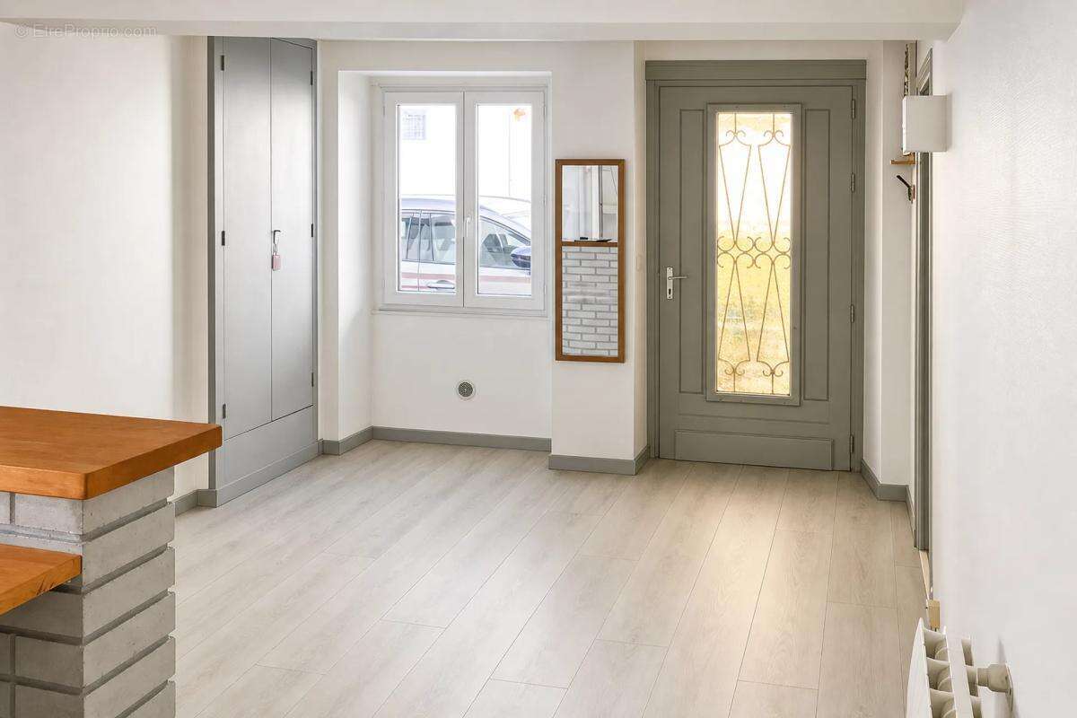 Appartement à LA FERTE-ALAIS