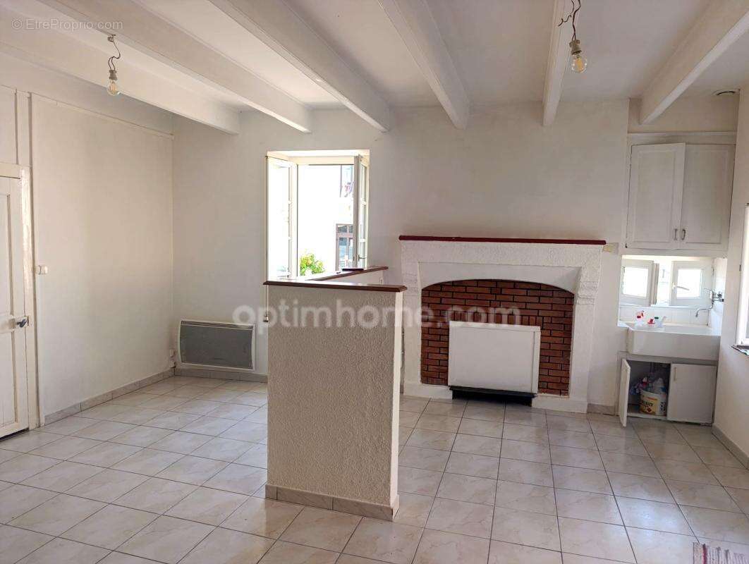 Petite maison rénovée au cœur du bourg - photo 4