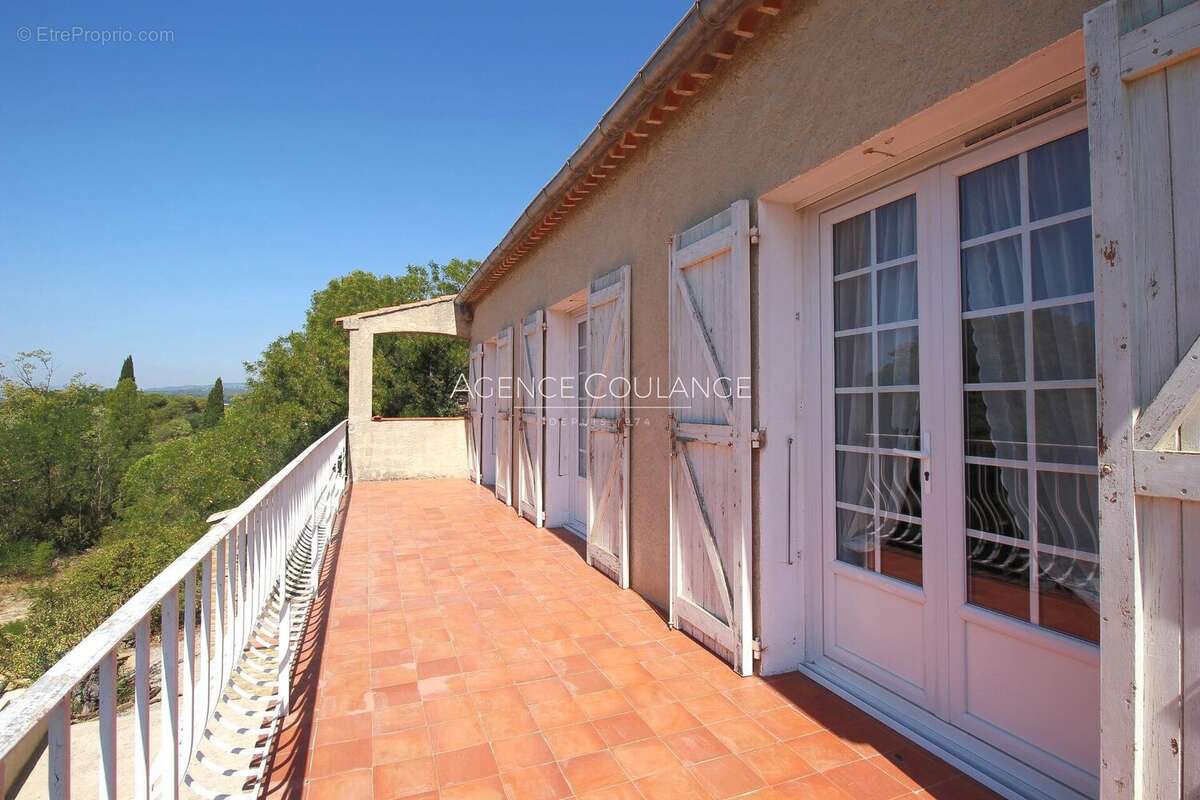 Maison à SAINT-CYR-SUR-MER